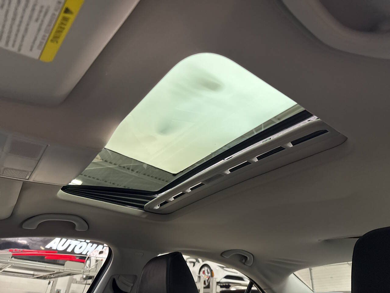 Used 2013 Volkswagen Jetta SE FWD image 17