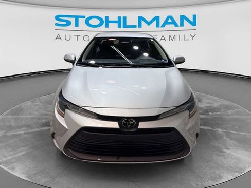 Used 2024 Toyota Corolla LE FWD image 2
