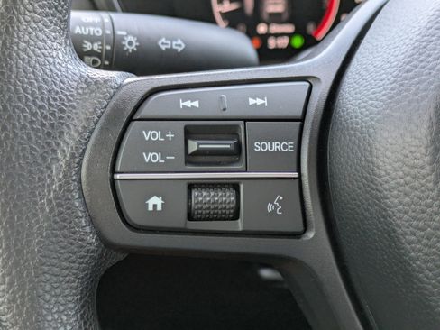 Used 2025 Honda CR-V LX image 20