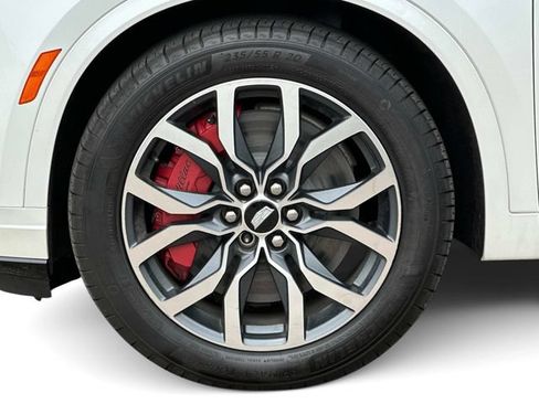 Used 2023 Cadillac XT6 Sport w/ LPO, Floor Liner Package AWD/4WD image 8