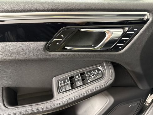 Certified 2017 Porsche Macan AWD/4WD image 34