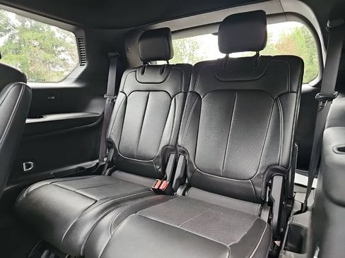 Used 2024 Jeep Grand Cherokee L Limited w/ Luxury Tech Group II AWD/4WD image 14