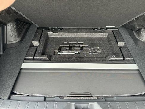 Used 2022 Subaru Outback Premium image 10