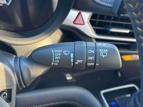 Used 2025 Toyota Sienna XLE Woodland Edition image 24