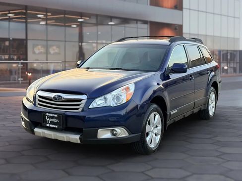 Used 2011 Subaru Outback 2.5i Limited AWD/4WD image 1