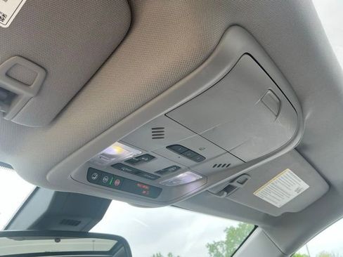 Used 2020 Chevrolet Equinox Premier AWD/4WD image 30
