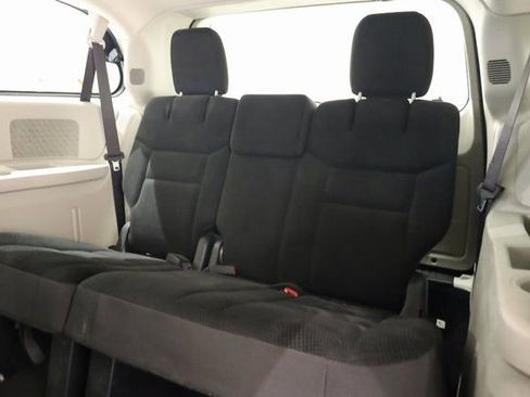 Used 2020 Dodge Grand Caravan SE image 25