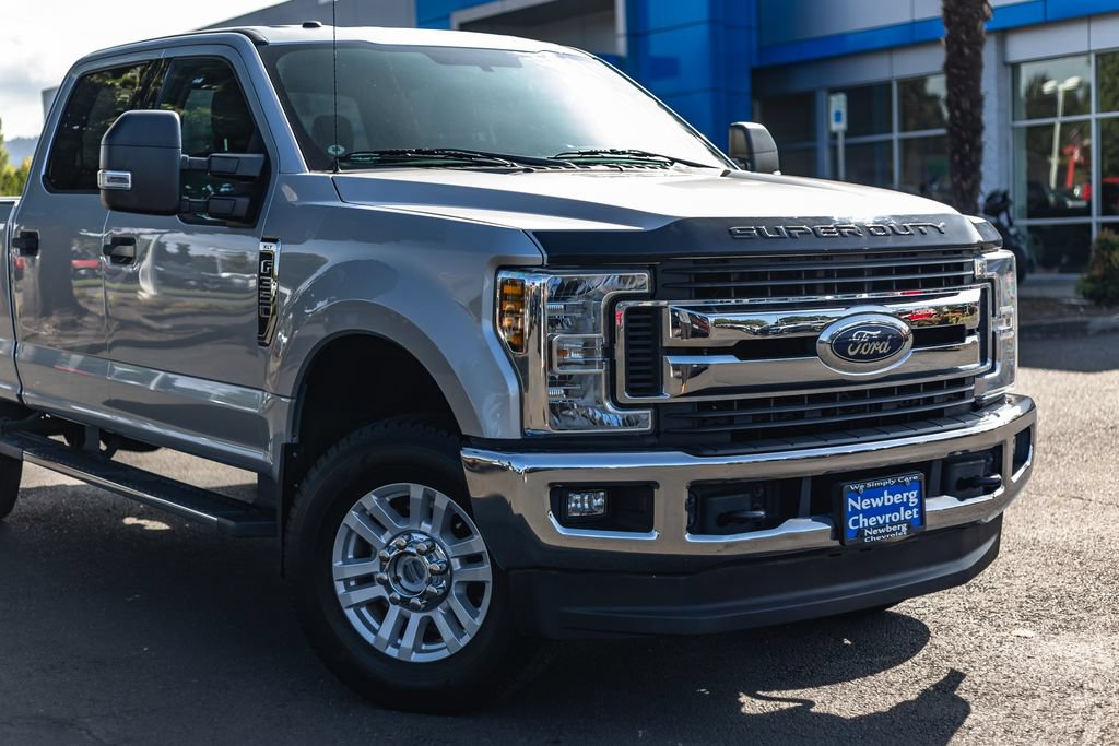 Used 2018 Ford F350 XLT w/ XLT Value Package AWD/4WD image 3