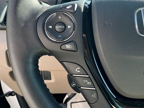 Used 2017 Honda Pilot Elite image 26