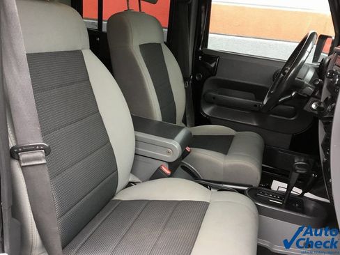Used 2010 Jeep Wrangler Unlimited Sport image 19