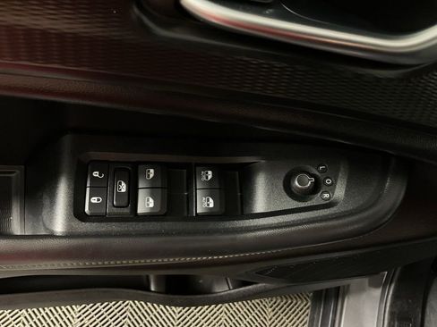 Used 2023 Jeep Grand Cherokee Altitude AWD/4WD image 21