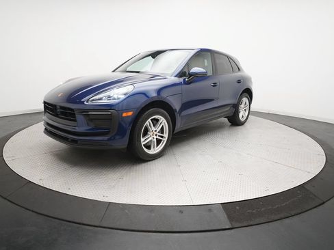 Certified 2024 Porsche Macan AWD/4WD image 24