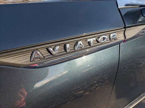 Certified 2023 Lincoln Aviator Reserve w/ Equipment Group 201A image 10