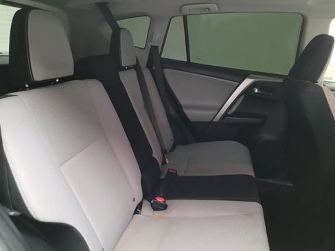 Used 2018 Toyota RAV4 XLE w/ All Weather Liner Package FWD image 19
