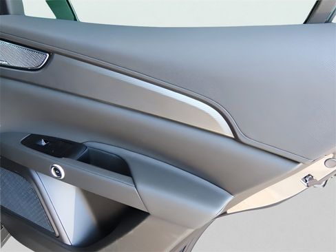 New 2024 Maserati Grecale GT image 21