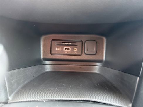 Used 2019 Chevrolet Equinox LT w/ Sun & Navigation Package image 26