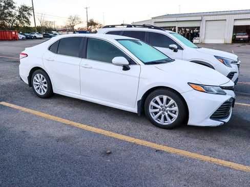 Used 2020 Toyota Camry LE w/ Convenience Package image 6