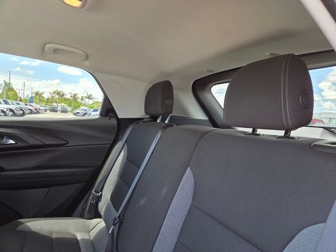 Used 2024 Chevrolet TrailBlazer LT w/ LT Cold Weather Package FWD image 18