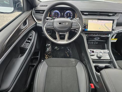 New 2026 Jeep Grand Cherokee Altitude AWD/4WD image 30