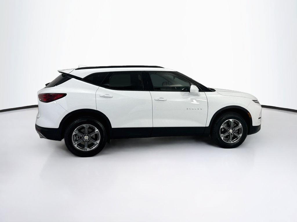 Used 2024 Chevrolet Blazer LT w/ Convenience Package FWD image 4