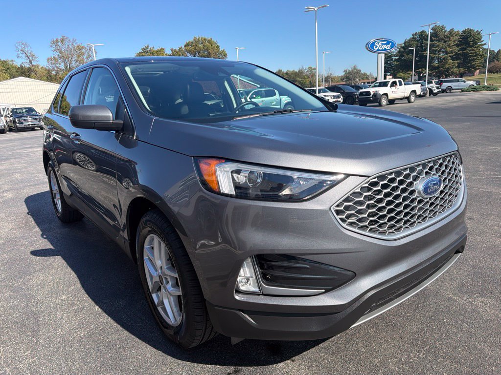 Used 2024 Ford Edge SEL w/ Convenience Package AWD/4WD image 6