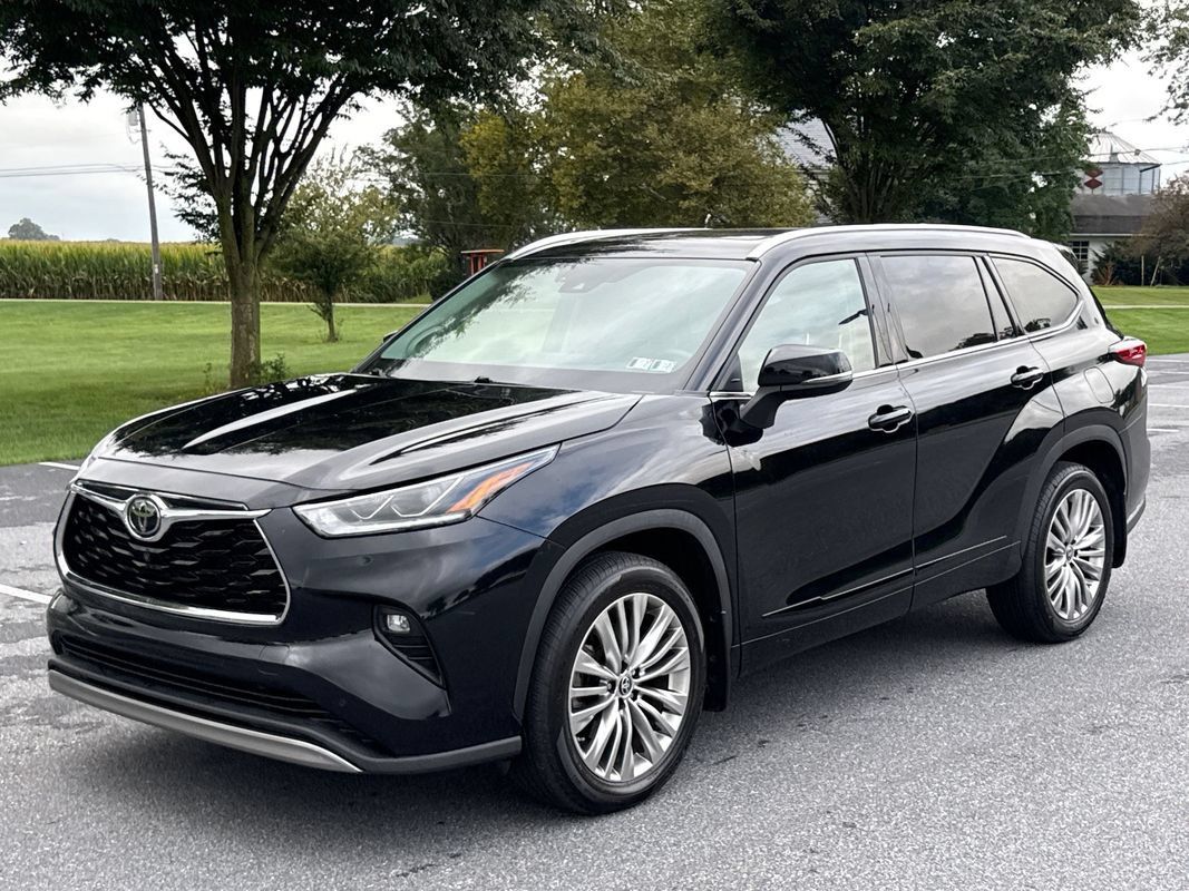 Used 2022 Toyota Highlander Platinum AWD/4WD image 4