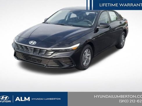 New 2026 Hyundai Elantra SE FWD image 1