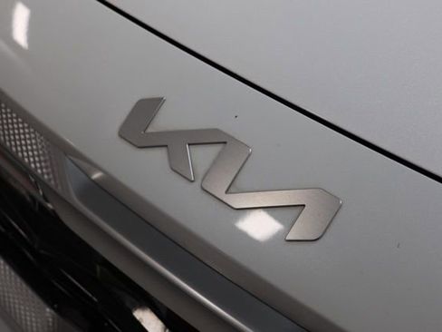 Used 2022 Kia Seltos EX image 11