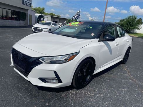 Used 2022 Nissan Sentra SR w/ Midnight Edition FWD image 3