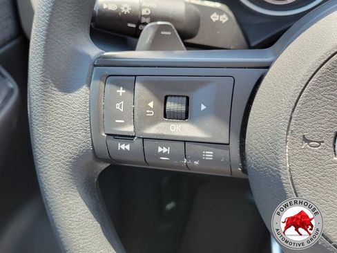 Used 2023 Nissan Rogue S FWD image 27