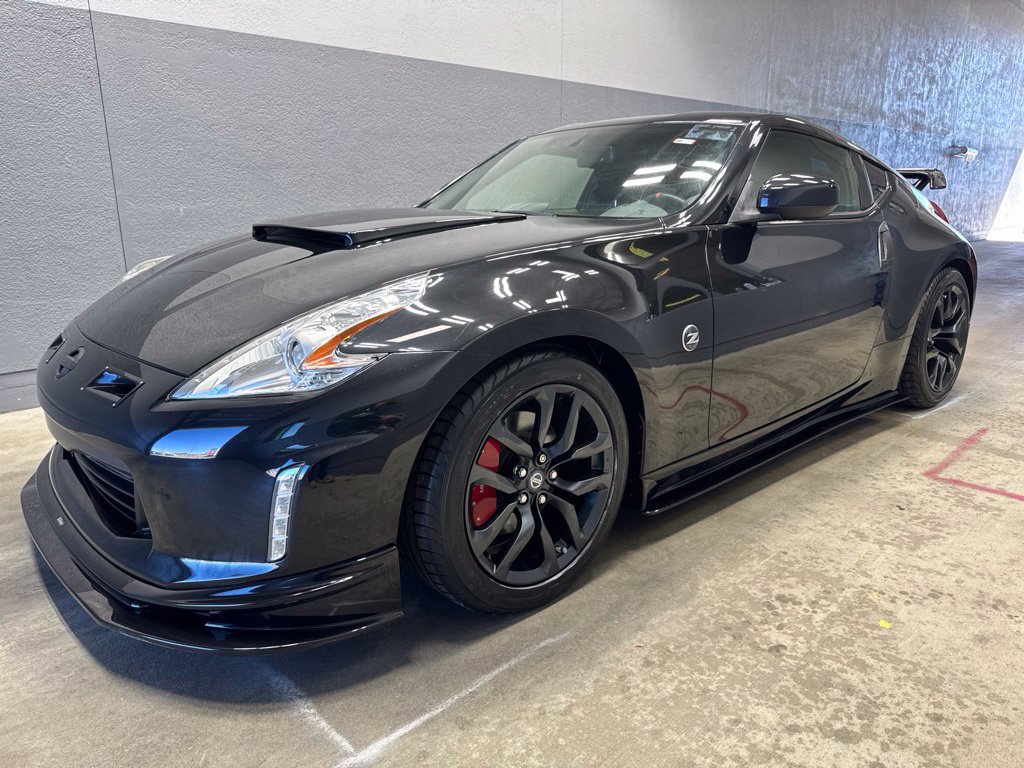 Used 2016 Nissan 370Z Coupe RWD image 4