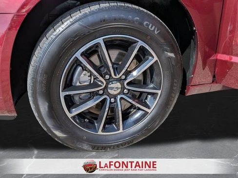 Used 2018 Dodge Grand Caravan SE image 29