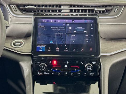 Used 2023 Jeep Grand Cherokee L Limited image 15