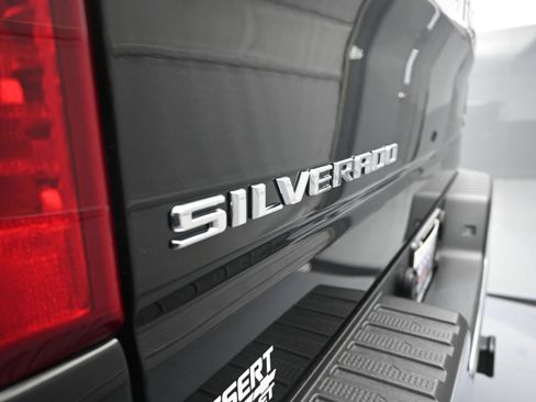 Used 2026 Chevrolet Silverado 1500 LT AWD/4WD image 32