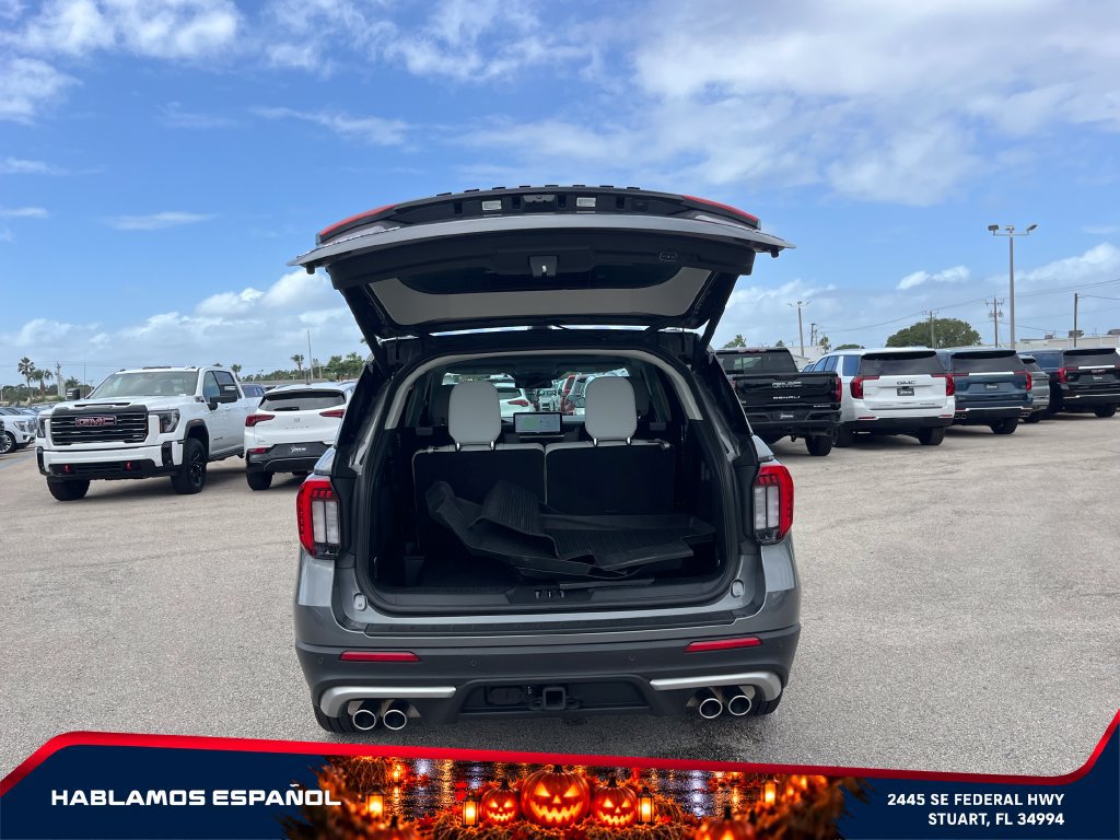 Used 2025 Ford Explorer Platinum w/ Ultimate Package AWD/4WD image 16