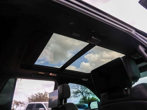 Certified 2024 Cadillac Escalade Sport Platinum image 35