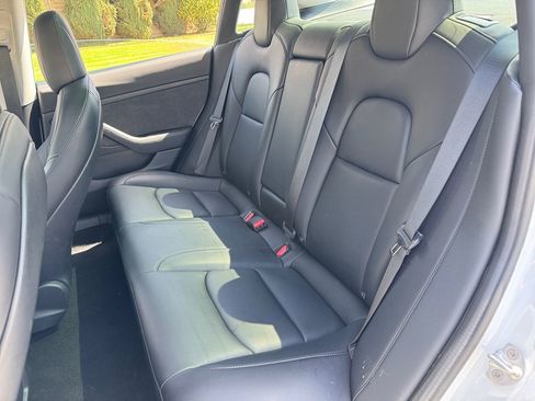 Used 2023 Tesla Model 3 Standard Range image 16