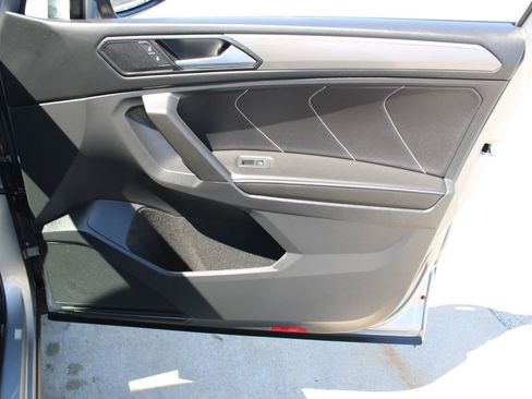 Certified 2023 Volkswagen Tiguan SE R-Line image 25
