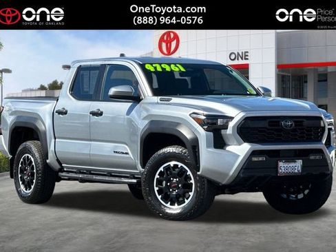Used 2025 Toyota Tacoma TRD Off-Road AWD/4WD image 1