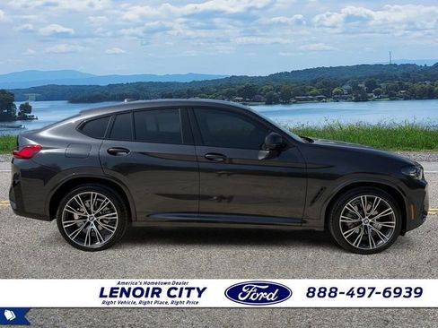 Used 2025 BMW X4 xDrive30i w/ Premium Package AWD/4WD image 2