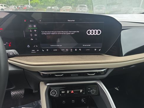 Used 2025 Audi Q5 Premium Plus w/ Premium Plus AWD/4WD image 17