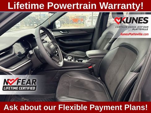 Used 2023 Jeep Grand Cherokee Altitude image 13