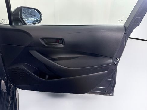 Used 2025 Toyota Corolla LE FWD image 30