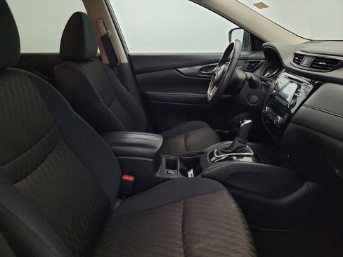 Used 2017 Nissan Rogue SV image 21