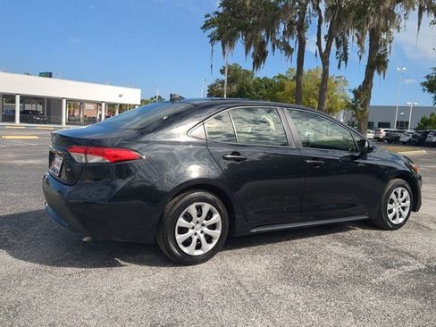 Used 2022 Toyota Corolla LE image 4