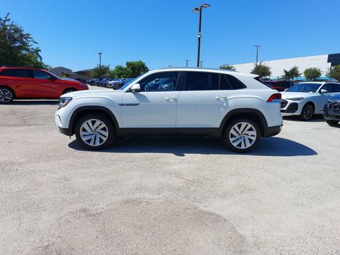 Used 2023 Volkswagen Atlas Cross Sport SE FWD image 8
