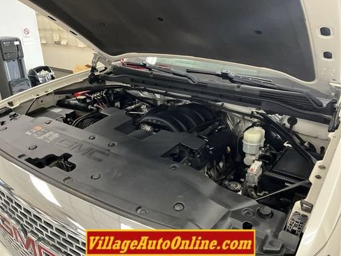 Used 2015 GMC Sierra 1500 Denali w/ Driver Alert Package AWD/4WD image 29