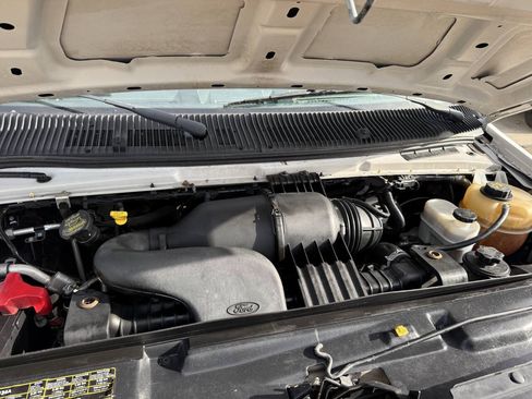 Used 2014 Ford E-150 and Econoline 150 RWD image 28