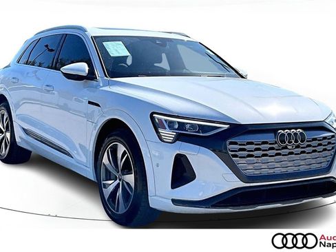 Used 2024 Audi Q8 e-tron Premium Plus image 1