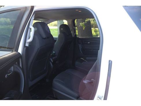 Used 2015 GMC Acadia SLE FWD image 6